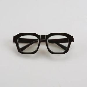 Monturas de Gafas Hechas a Mano con Cuerno de Búfalo Natural Tallado - Diseño de Imitación Antigua Duradero con Comodidad Única - Product Image 1