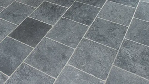 Carrelages en pierre de haute qualité Carrelage en calcaire Bluestone aiguisé Origine du Vietnam pour la rénovation de la maison Revêtement de sol intérieur - Product Image 4