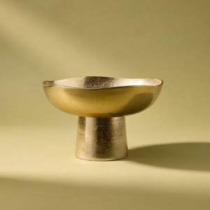 Cuenco de latón de lujo con borde en relieve y sensación vintage hecho para la colección del hogar del patrimonio o el arreglo de la sala del Altar - Product Image 3