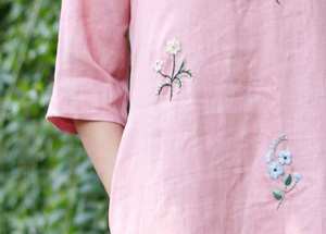 TESSA Vestido de Lino Rosa Bordado a Mano con Mangas, Vestido Largo Holgado para Invitados de Boda - Product Image 3