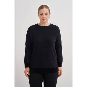 เสื้อคลุมไหมพรมสีดำแบบเรียบง่าย - Product Image 1