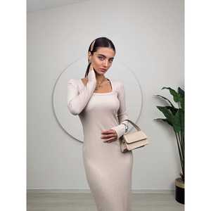 1013 ชุดเดรสไหมพรมคอวีทรงเข้ารูป ดีไซน์เรียบง่ายทันสมัย - Product Image 2