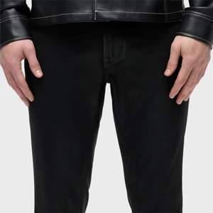 Pantalones vaqueros negros ajustados para hombre: pantalones vaqueros ajustados elegantes y cómodos con tela elástica, ideales para atuendos informales - Product Image 4