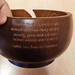 Cuenco de Madera para Hilos, Cuenco para Tejer con Orificios, Cuenco de Hilos Hecho a Mano, Regalo Perfecto para Amantes de la Tejeduría - Product Image 5