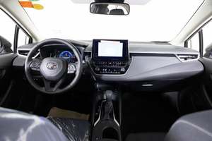 Toyota Corolla Hybrid LE AWD 2024/2025, Sedán Eficiente en Combustible, Caja de Cambios Automática, Motor Turbo de 4L, Cuero, R16, Disponible para la Venta - Product Image 6