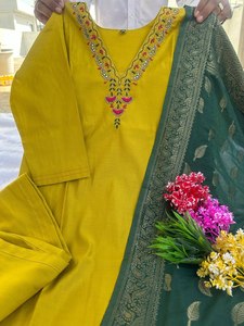 ชุดคุर्ติสำหรับผู้หญิงสวมใส่ในชีวิตประจำวัน ชุดคุर्ตาเรียบง่ายพร้อมกางเกงและผ้าคลุมไหล่ สำหรับสวมใส่ลำลองและทำงานในออฟฟิศ - Product Image 3
