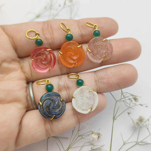 Rainbow Moonstone 15mm Rose Sculpture 925 Argent Plaqué Or Prong Set Pendentif Flashy Rainbow Moonstone Charms Birthstone Charms - Product Image 5