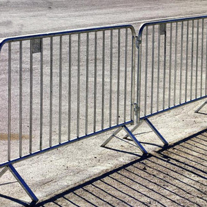 Barrières de sécurité temporaires haut de gamme : Barrières de contrôle des foules en acier robuste pour la vente - Product Image 1