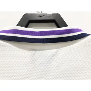 Camiseta de Fútbol de Estilo Clásico, Corte Atlético Contemporáneo, Paneles de Malla Transpirable, Ropa Deportiva Duradera, Manga Corta, Estampada - Product Image 3