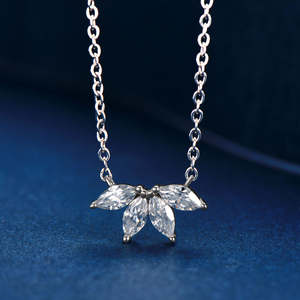 Collier pendentif en argent sterling 925, 2,5*5 mm, 0,54 TCW, diamant moissanite taille marquise, pétales exquis, fleur à quatre feuilles, pour femmes - Product Image 1