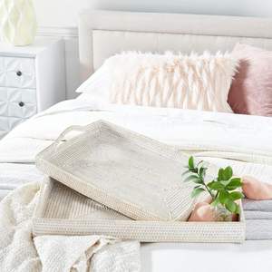 Plateau de service rectangulaire en rotin tissé à la main avec poignées Plateau décoratif en osier naturel pour la maison et la cuisine - Product Image 3