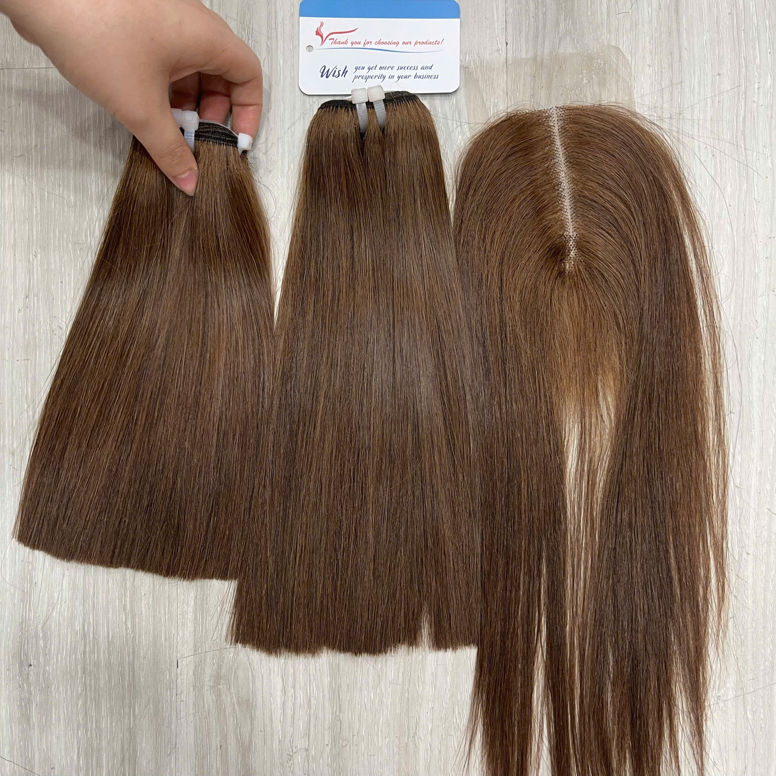 สีน้ำตาล