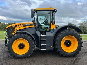 Tracteur JCB FASTRAC 8330 ÉTAPPE 5 À VENDRE - Product Image 3