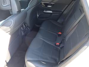 Mercedes-Benz GLC 300 2024 Usado en Buen Estado - Product Image 6