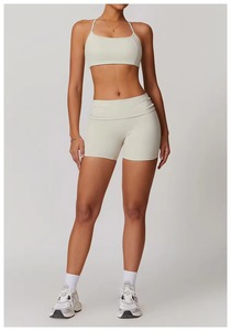 Conjunto Deportivo de Dos Piezas para Mujer al por Mayor, Sujetador Deportivo Sólido y Leggings Cortos de Cintura Alta, Ropa Deportiva - Product Image 2