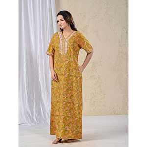 Camisón Cómodo 100% Algodón, Manga Media, Cierre con Botones y Cordón, Personalizable, Popelina Suave para Uso en Casa o para Damas de Honor - Product Image 4