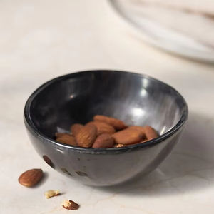 UTILISATION DE L'ARTISANAT BOL EN CORNE FAIT À LA MAIN SALAD bol de service fabricant en gros nouveau Design fini à la main bols à salade en corne de buffle - Product Image 1