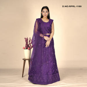 Lehenga Choli Listo para Usar con Bordado de Hilo Fino, Dupatta Transparente y un Elegante Diseño Festivo con Vuelo - Product Image 3