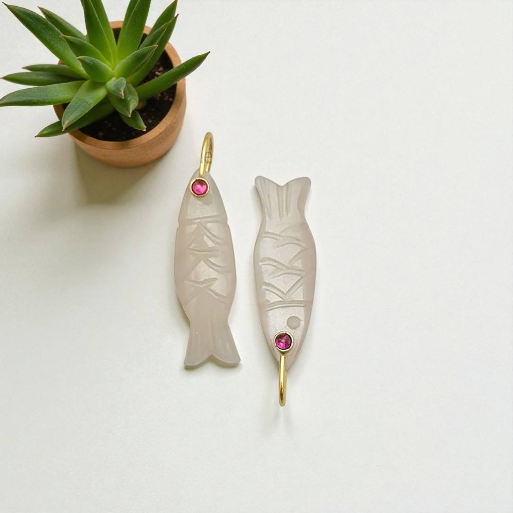 มูนสโตนสีเทา