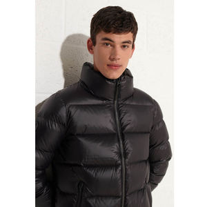 Veste matelassée personnalisée pour homme, imperméable, coupe-vent, chaude, écologique, avec col montant et capuche, pour une utilisation en extérieur - Product Image 3