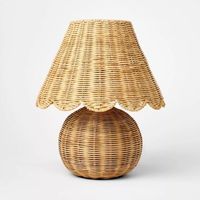 Lampe de table en rotin naturel de qualité supérieure avec un design moderne, hauteur réglable et intensité variable pour la décoration intérieure et l'utilisation dans les fermes
