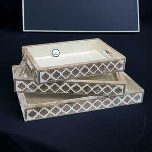 ถาดเสิร์ฟไม้หรูหราทำด้วยมือเป็นที่ต้องการสูงสำหรับความบันเทิงในบ้านอย่างมีสไตล์สำหรับมื้อเช้าเวลาน้ำชาบนเตียงจากอินเดีย - Product Image 1