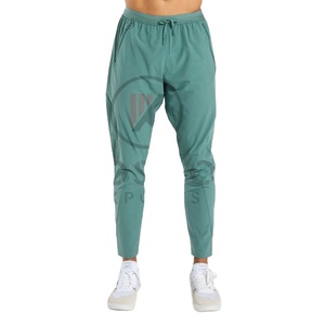 กางเกงวอร์มออกกำลังกายผู้ชายทรงสลิมพิมพ์โลโก้ได้ ผ้าคอร์ดูรอย แห้งเร็ว น้ำหนักเบา เป็นมิตรกับสิ่งแวดล้อม เหมาะสำหรับใส่ลำลองหรือเข้ายิม มีเชือกผูกเอว - Product Image 1