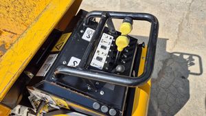 รถดัมพ์ตีนตะขาบ JCB HTD-5 มือสอง สำหรับขนส่งวัสดุในไซต์งาน - Product Image 4