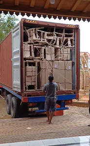 Silla Norden en Venta, Silla Alta Minimalista con Cojín de Cuero Sintético, Patas de Metal, Estilo Contemporáneo de Madera de Teca - Product Image 6