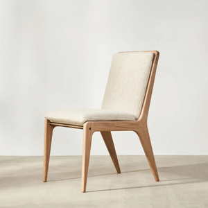 Silla de madera de teca con un estilo moderno y contemporáneo, adecuada para sentarse al aire libre y resistente a todas las condiciones climáticas. - Product Image 2