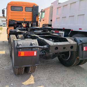 MEJOR OFERTA: Camión Remolque Usado de Servicio Pesado 6x4 con Volante a la Izquierda/Derecha - Product Image 1