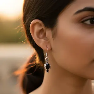 Boucles d'oreilles pendantes en argent 925 avec onyx noir pour femmes, motif de couronne géométrique, style religieux tendance, platine pour les fêtes, idée cadeau - Product Image 3