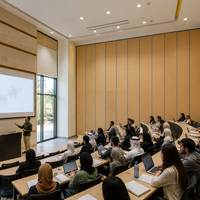 Mur acoustique mobile pour salle de conférence de campus universitaire avec division flexible pour projets d'éducation supérieure