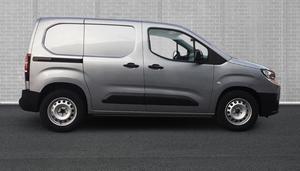 Nueva Camioneta de Reparto Toyota Proace City L1 Eléctrica con Transmisión Automática Tipo Caja, 100 kW (136 hp) - Product Image 3