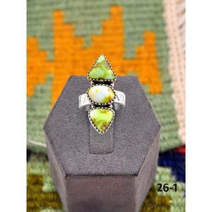 Anillo Ajustable de Plata de Ley con Turquesa Palomino de Inspiración Suroeste, Estilo Romántico, Engaste de Bisel, Oro Rosa y Rodio, Regalo - Product Image 2