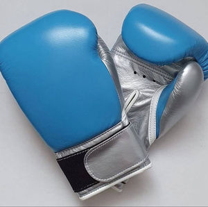 Guantes de Boxeo de Cuero Personalizados - Guantes de Entrenamiento Profesional de Secado Rápido, Absorción de Humedad, Impermeables y con Protección UV para Boxeo - Product Image 3