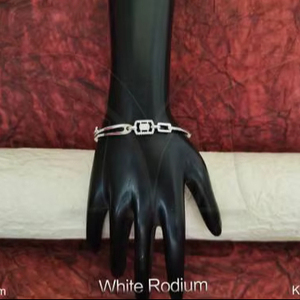 Beau design élégant et élégant CZ AD Kada Luxury Party Wear Full Stone Kada pour femmes et filles Accessoire de mode - Product Image 1