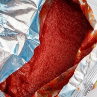 Pâte de tomate en fût de 220L, Brix 28-30 36-38, concentrée pour la transformation alimentaire, haute couleur A/B, fournisseur d'usine chinoise, exportation mondiale