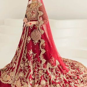 Superbe broderie lourde Dabka travail sur la belle soie Kurta Lehenga robe vêtements de mariage embelli cristal perles de verre pierre - Product Image 1