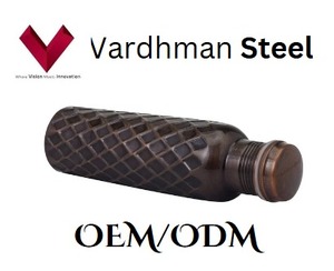 Botella de cobre con relieve Ant 1 LTR, la botella de cobre perforada Ant es una mezcla única de tradición, botella de cobre texturizada - Product Image 4