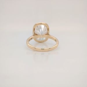 Bague de fiançailles solitaire en moissanite taille coussin 3,75 carats sertie clos, en or jaune massif 10 carats, cadeau de mariage de luxe pour femme - Product Image 4