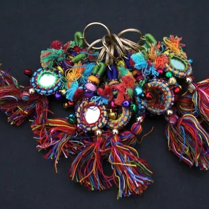 Specchio decorativo fatto a mano nappe etniche multicolori nappe uniche bohémien portachiavi con cerniera cordini con ciondoli