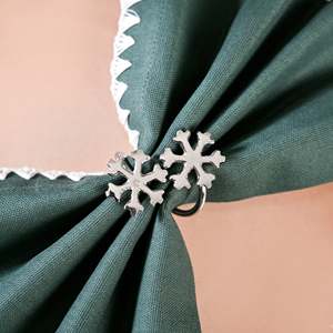 Ensemble de 6 anneaux de serviette en laiton durable, motif flocon de neige vintage, couleur argentée, pour mariages et décoration de table pour restaurants - Product Image 1