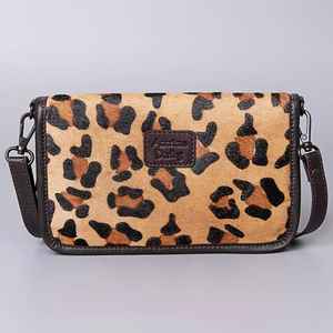 กระเป๋าสะพายหนังวัวแบบมีสายคล้องคอ - Product Image 5