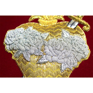 Écussons brodés sur mesure de haute qualité, vente en gros, design brodé à la main, tissu sergé, badges logo - Product Image 4