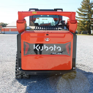 2024 Kubota SVL75-3 Skid Steer haut débit hydraulique caméra de recul commandes pilotes 6ft attache rapide seau 16 pouces pistes en caoutchouc - Product Image 2