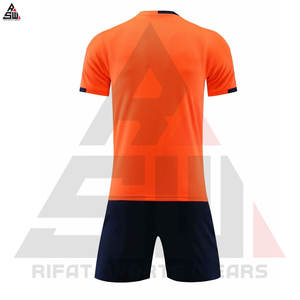 Uniformes de fútbol disponibles en stock de la mejor calidad, servicio OEM, fabricación de Pakistán, hecho 100% poliéster, secado rápido, transpirable, Unisex - Product Image 2