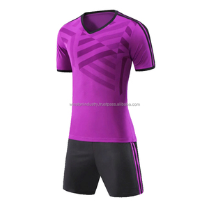 Camiseta y calcetines de fútbol transpirables de secado rápido profesionales personalizados con diseño deportivo único - Product Image 1