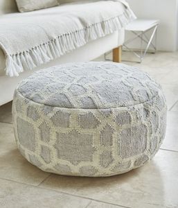 Weaver Green Poufs Tapis Repose-pieds et Plouffe avec livraison gratuite au Royaume-Uni - Product Image 2