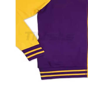 Pull cardigan unisexe élégant avec logo patch pour les tenues de club et les événements spéciaux sur le campus - Product Image 3